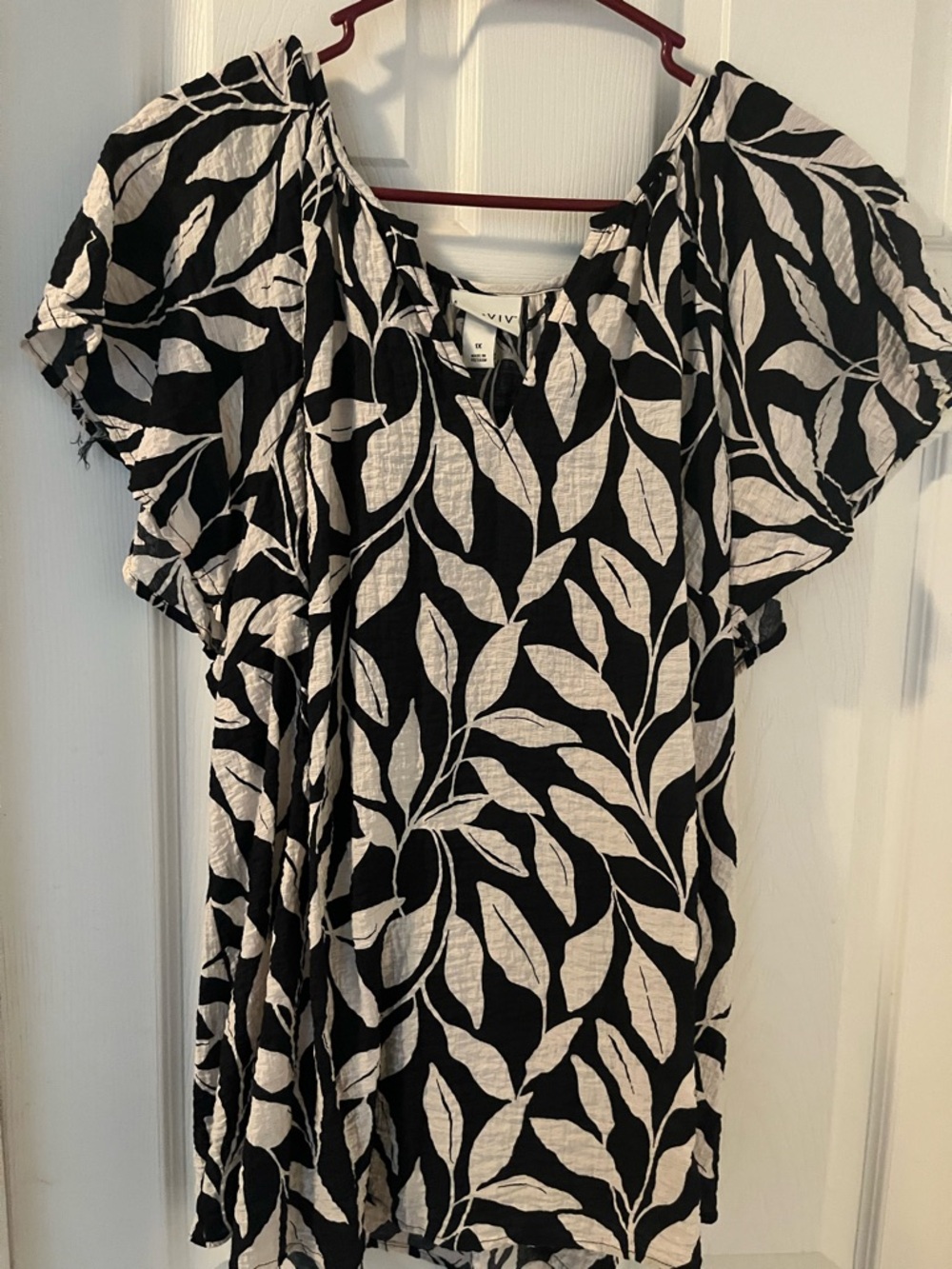 Ava & Viv Black and White Floral Print Peplum 1x